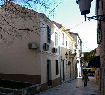 Kuzma Hotel